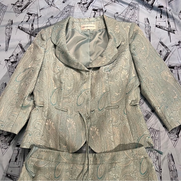 Jones New York Suit - Light Blue Paisley Suit Jacket and Skirt - Size 12 - Picture 6 of 15